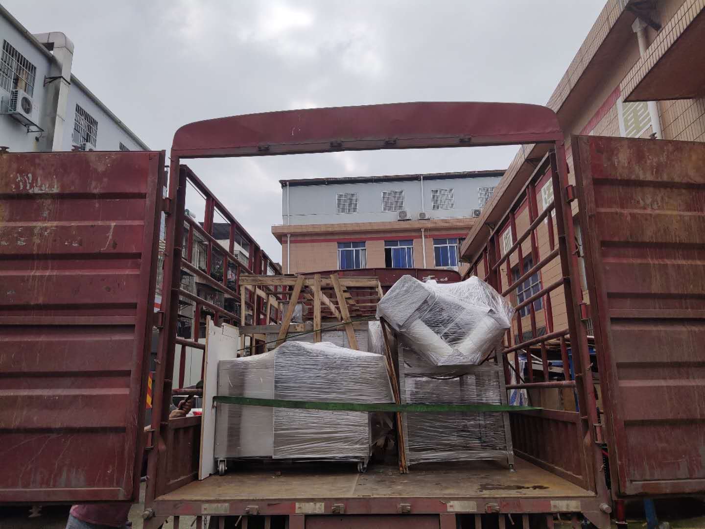 �a(ch��n)Ʒչ�d